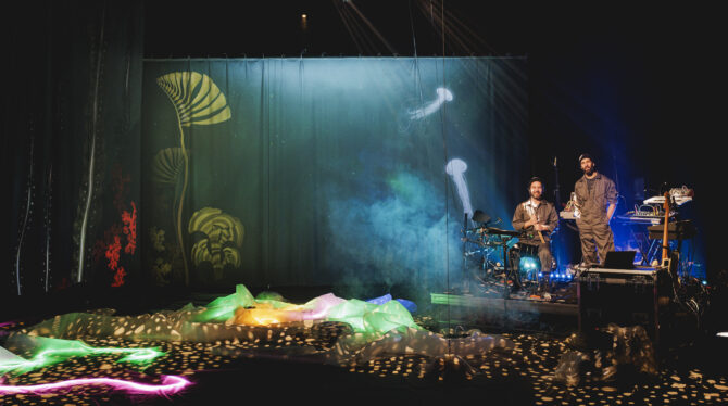 photo de la scénographie du spectacle sous les mers